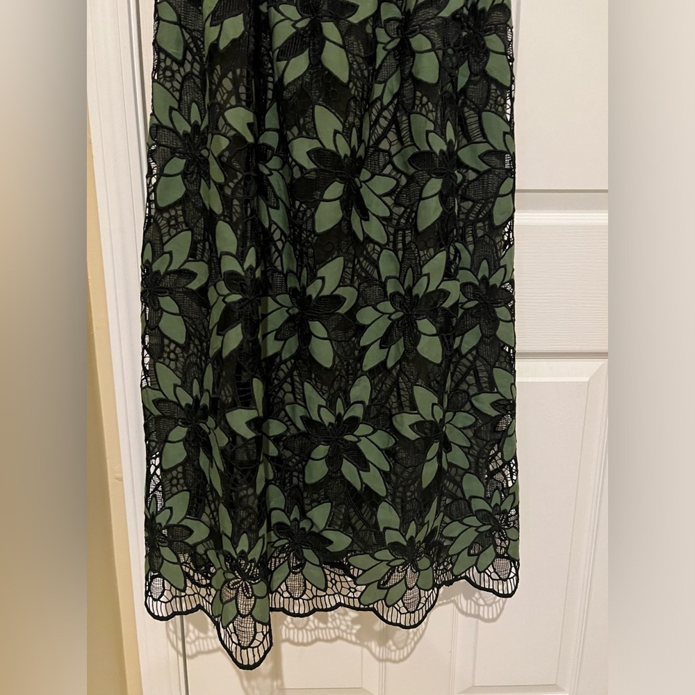 Just Me 🍄Elegant Green eyelet Lace Dress - Picture 5 of 12